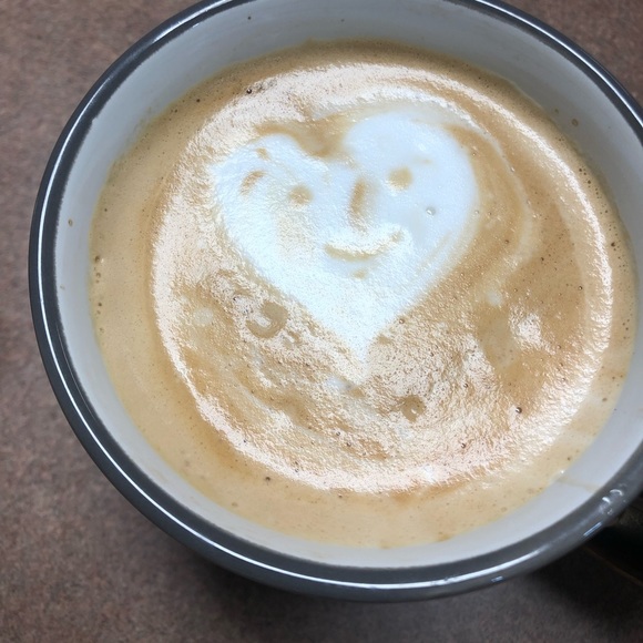 Meet your Posher, Melissa - Picture 1 of 1